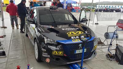 Jak to funguje v zákulisí rally (servisní zóna)