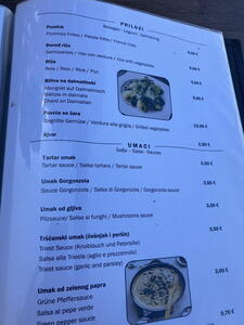 Jídelní lístek v restauraci a pizzerii přímo na pláži v Bašce Vodě