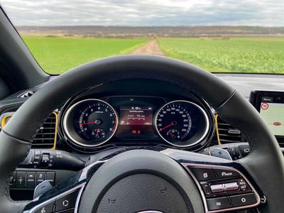 Kia XCeed - pohled ze sedadla řidiče