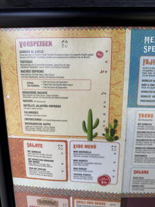 Kolobřeh a restaurace u pláže