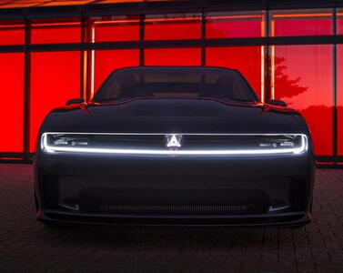 Last call - Poslední Dodge Charger na fosilní paliva opustil linku