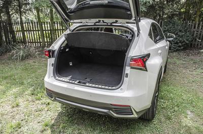 Lexus NX 300h - jaký je objem kurfu? Dozvíte se v článku.