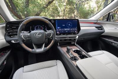 Lexus RX - interiér