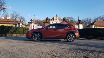 Lexus UX