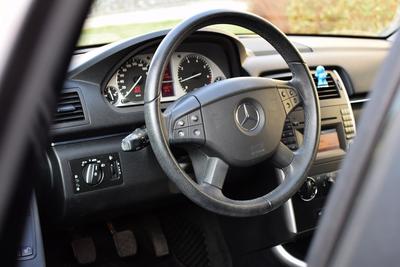 Mercedes Benz B180