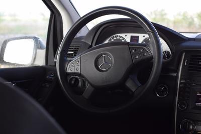 Mercedes Benz B180