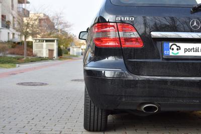 Mercedes Benz B180