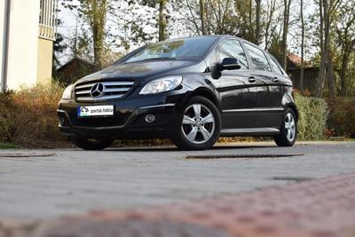 Mercedes Benz B180