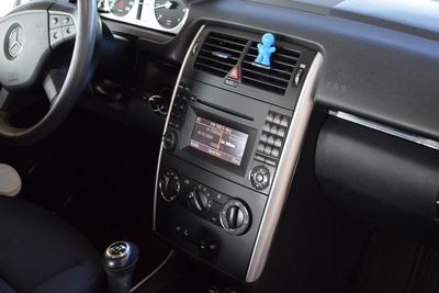 Mercedes Benz B180