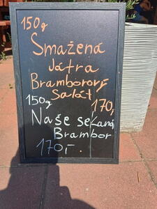 Nabídka občerstvení u stánků v ATC Merkur
