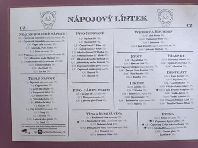 Nabídka občerstvení u stánků v ATC Merkur
