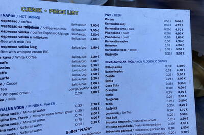 Nápojový lístek v restauraci a pizzerii přímo na pláži