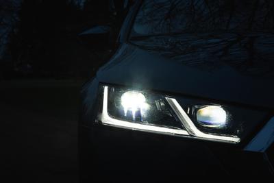 Nová Škoda Octavia - přední světla