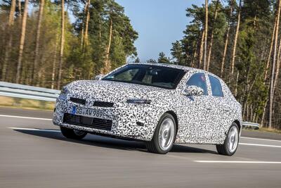 Nový automobil Opel Corsa při testech