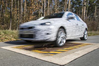 Nový automobil Opel Corsa při testech