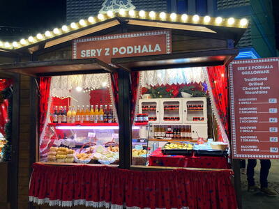 Ochutnat můžete i sýry z grilu