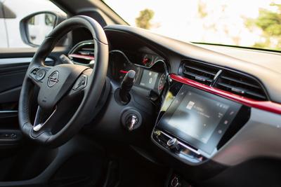 Opel Corsa GS Line - interiér