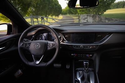 Opel Insignia ST - interiér