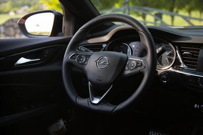 Opel Insignia ST - interiér