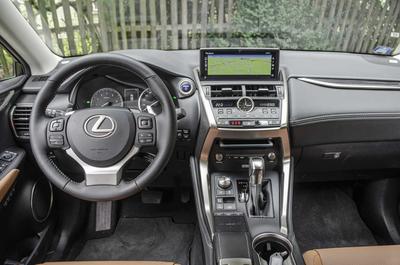 Otestovali jsme Lexus NX 300h - podívejte se na náš názor