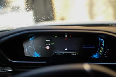 Peugeot 508 hybrid - interiér