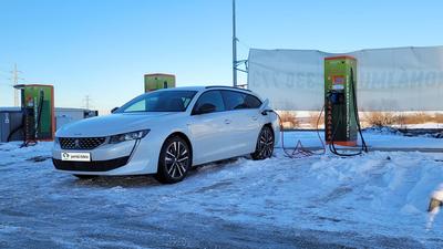 Peugeot 508 hybrid - nabíjení