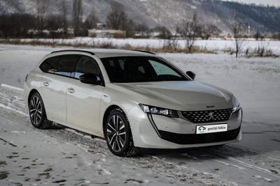 Peugeot 508 hybrid - šikmo