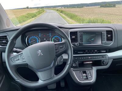 Peugeot e-Traveller