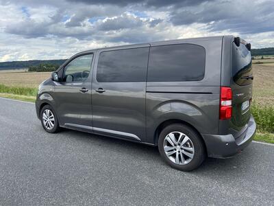 Peugeot e-Traveller