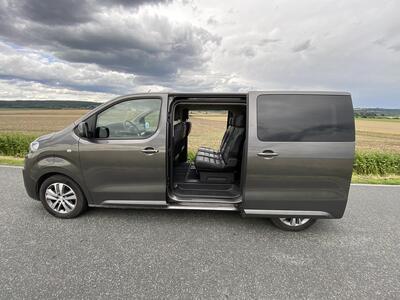 Peugeot e-Traveller