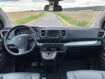 Peugeot e-Traveller