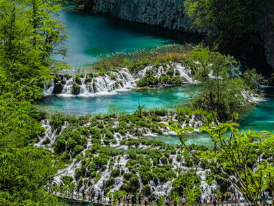 Plitvice by měl jednou za život vidět každý.