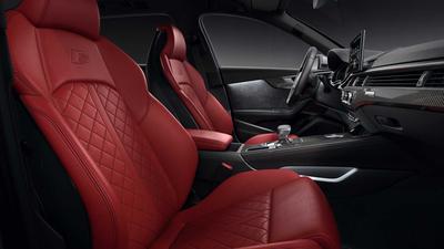 Pohled do interiéru nového Audi A4