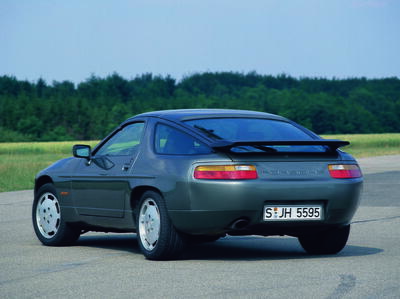 Porsche 928 S4