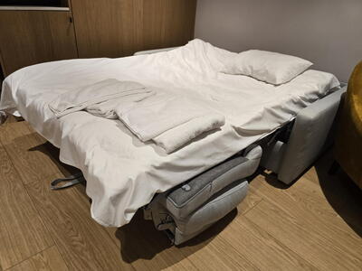 Postel „připravená“ pro dvě děti
