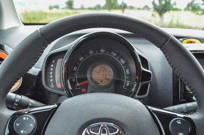 Přístrojová deska vozu Toyota AYGO Selection x-cite