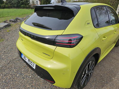První jízdní dojmy s Peugeotem 208