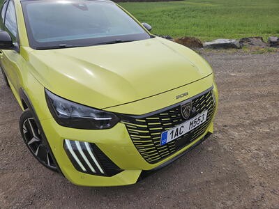 První jízdní dojmy s Peugeotem 208