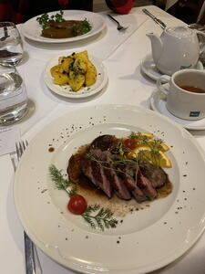 Restaurace pod Baranem - kachní prsa a vepřová pečeně