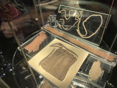 Rynek Underground Museum - ukradený ženskýpytlíček na peníze