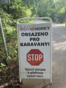 Stop stav v kempu Sedmihorky
