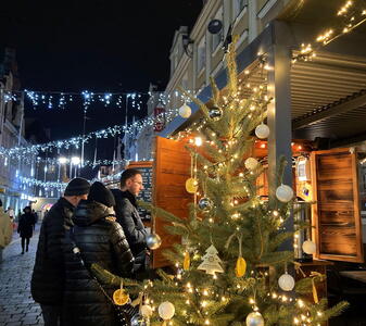 Svařák jste si mohli dát i v restauracích a stáncích okolo náměstí