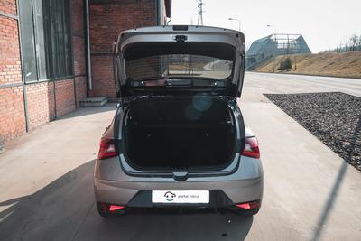 Test: Hyundai i20 - zavazadlový prostor