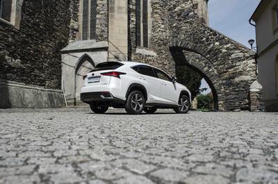 testovali jsme Lexus NX 300h - podívejte se na náš názor