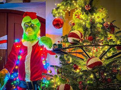 V jedné z nich na nás dokonce čekal Grinch. 