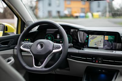 Volkswagen Golf 8 - interiér