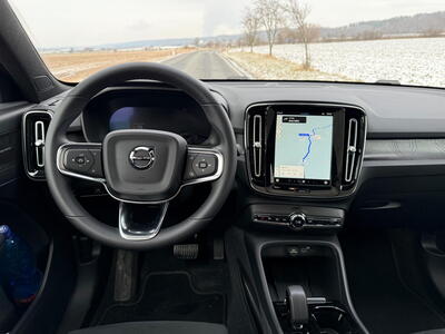 Volvo EC40 Black Edition: Test nejčernějšího auta na trhu
