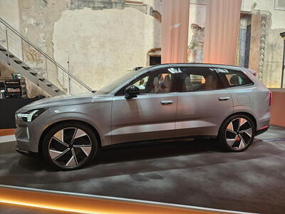 Volvo EX90 poprvé naživo