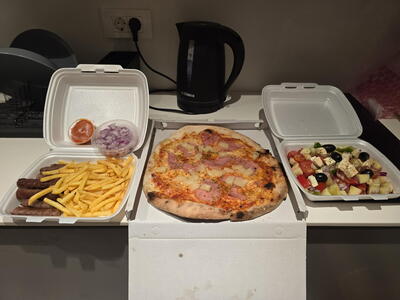 Za krabičky nebo příbory si restaurace neúčtují nic navíc