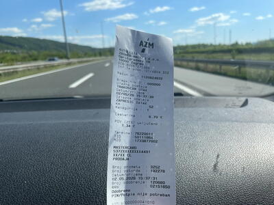 Za prvních zhruba 50 kilometrů po chorvatské dálnici jsme zaplatili 6,70 eura.